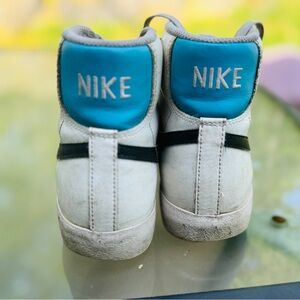 Nike Blazers high top sneakers, size youth 4.